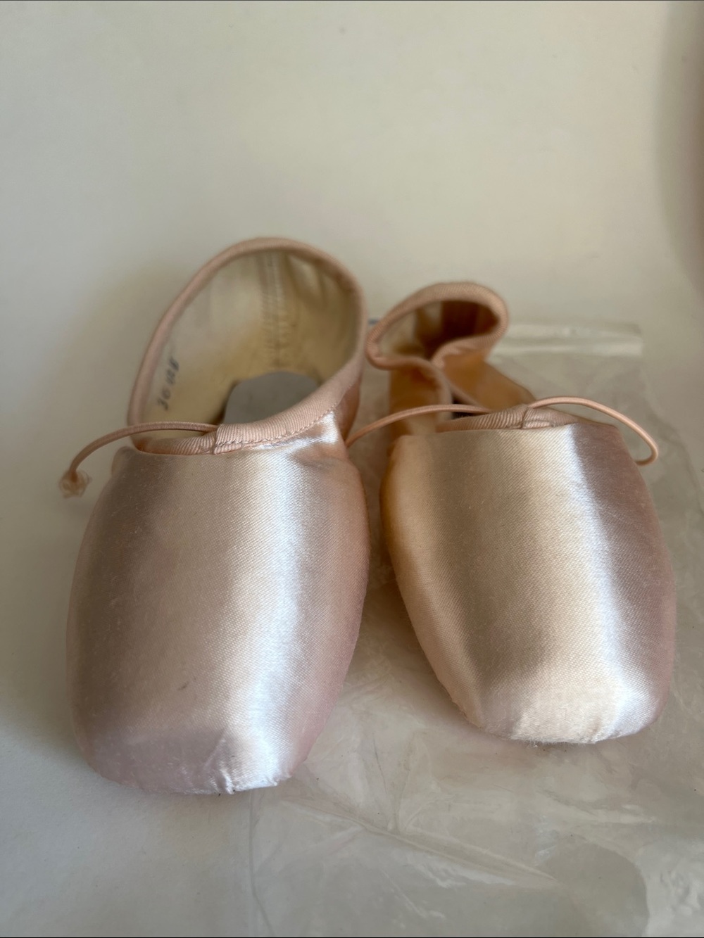 Satin Ballet Pointe Shoe - Light Pink